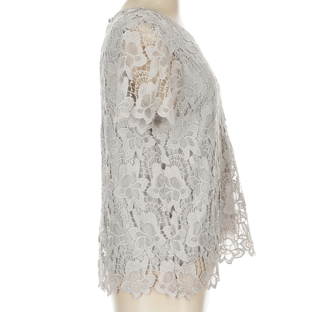 5/$15 🛍️ Philosophy Gray Lace Floral Blouse - Picture 3 of 4